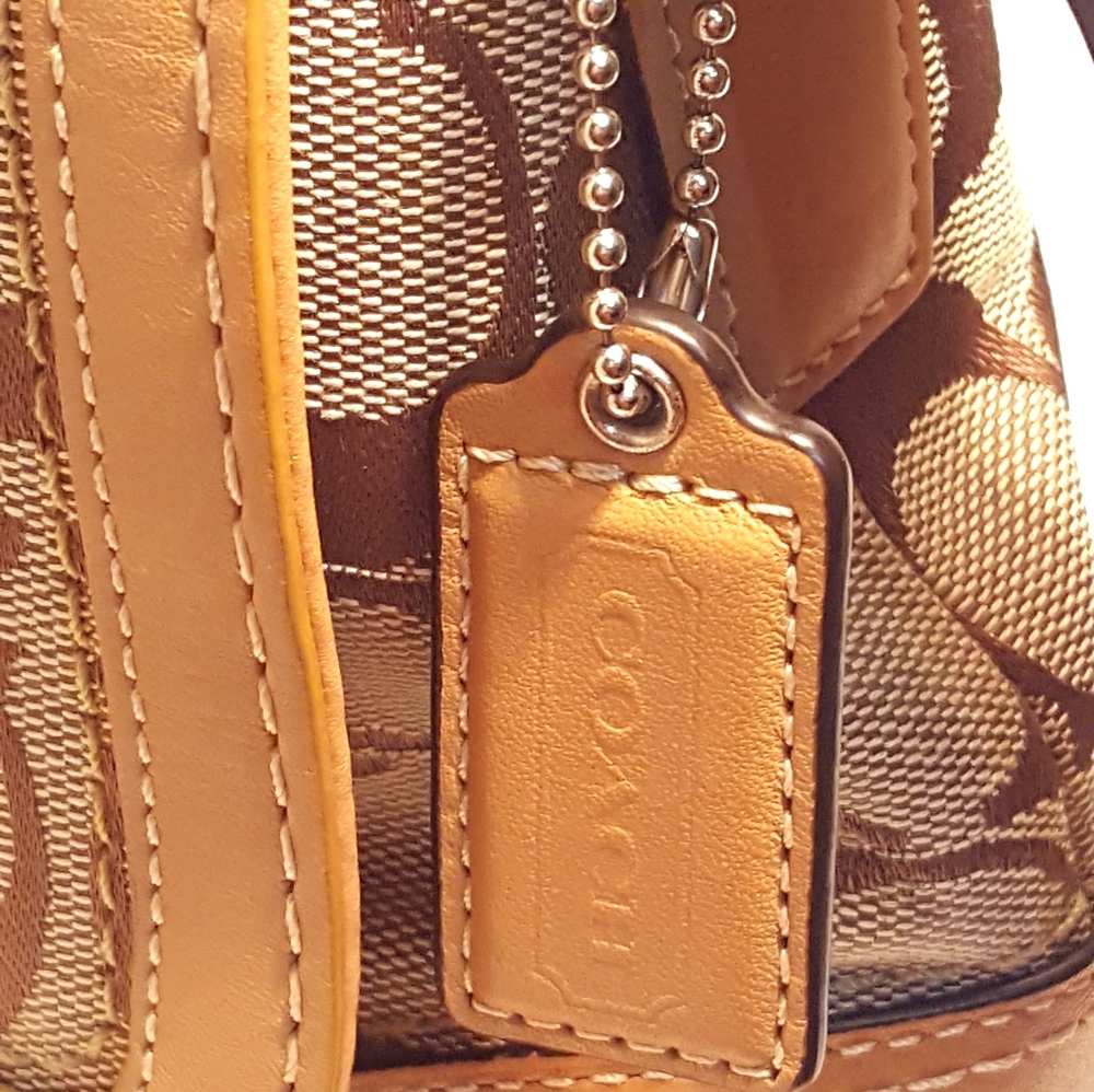 NWOT Coach Hampton Signature Jacquard Khak